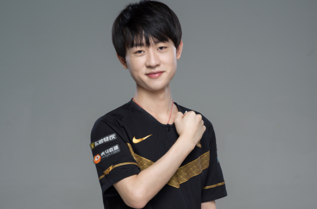 蛙泳预赛中 蛙泳预赛中