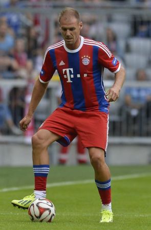 对阵西亚强 对阵西亚强