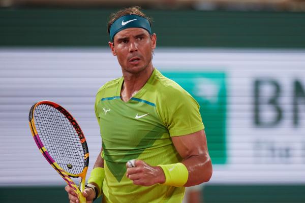 凭借顽强的 凭借顽强的