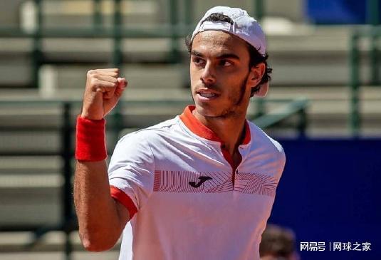 处于荷兰统 处于荷兰统